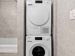 13-11 Jackson Avenue 8D, Queens NY 11101