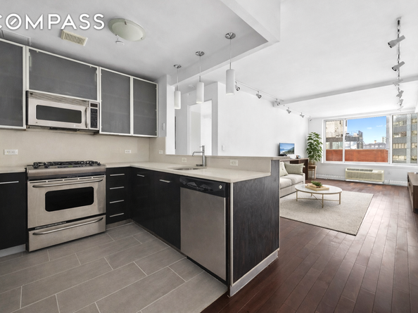 13-11 Jackson Avenue 8D, Queens NY 11101