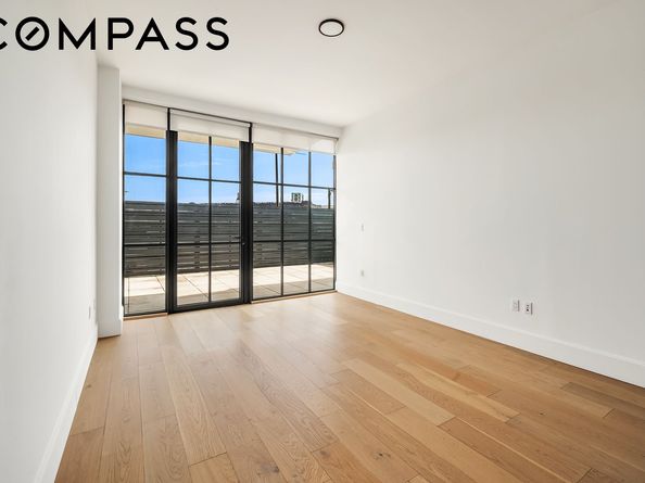 24-22 Jackson Avenue 311, Queens NY 11101