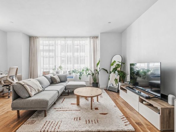 2-17 51st Avenue 517, Queens NY 11101