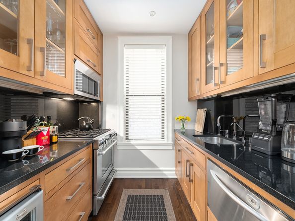 17 East 95th Street 4R, New York NY 10128