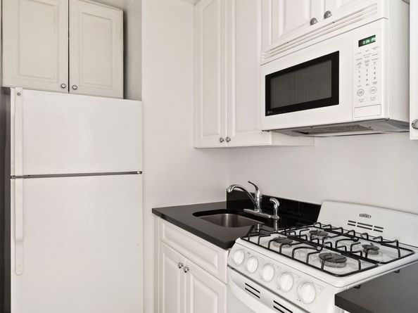 310 East 70th Street 2F, New York NY 10021