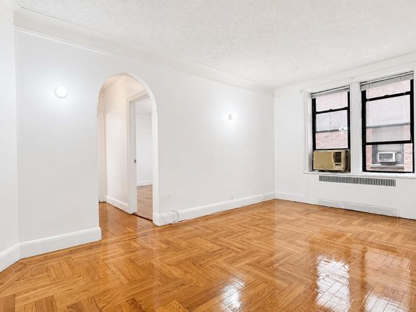 35-05 Parsons Boulevard 1J, Queens NY 11354