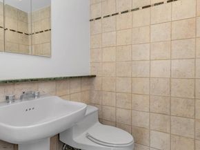 305 East 24th Street 20B, New York NY 10010
