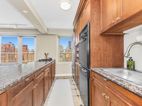 305 East 24th Street 20B, New York NY 10010