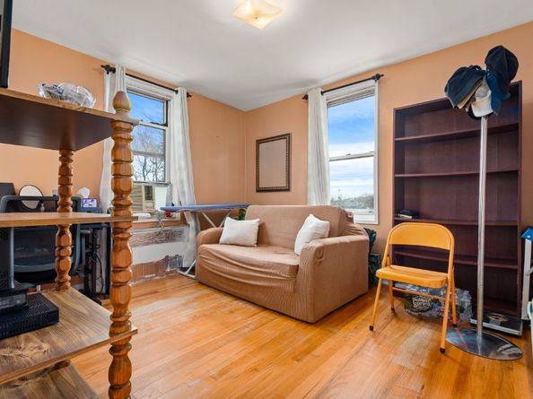 60-11 Broadway 3C, Queens NY 11377