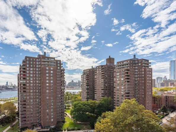 477 Fdr Drive M1304, New York NY 10002