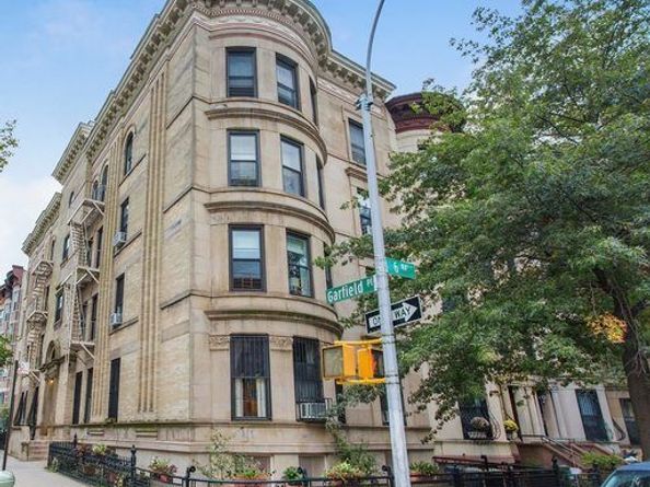 144 Garfield Place 2R, Brooklyn NY 11215