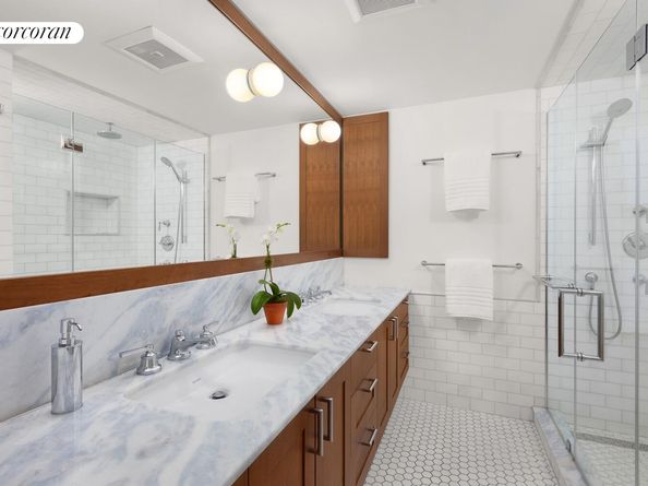 21 Bethune Street GARDEN, New York NY 10014