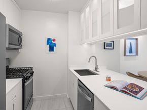 1 Irving Place 16VD, New York NY 10003