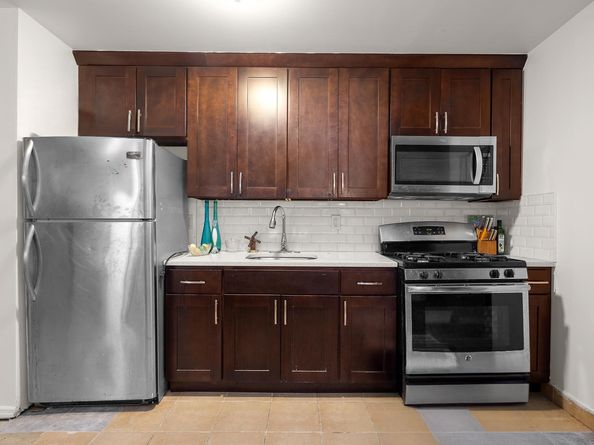 133 Sunnyside Avenue, Brooklyn NY 11207