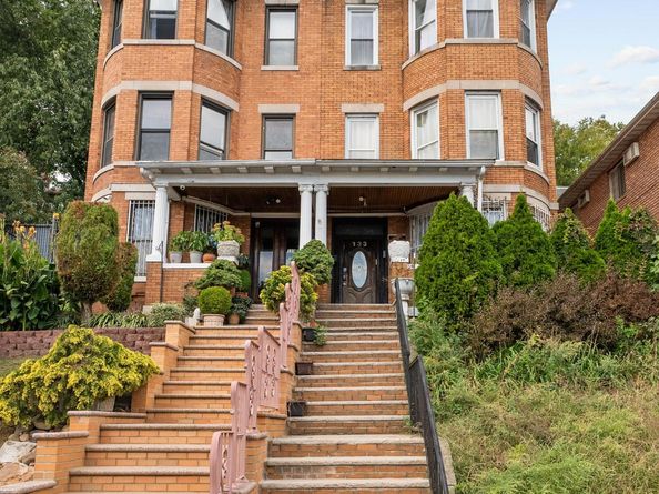133 Sunnyside Avenue, Brooklyn NY 11207