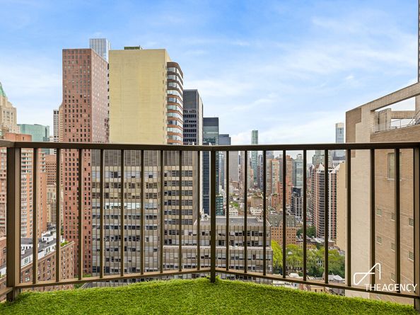 212 East 47th Street 34C, New York NY 10017