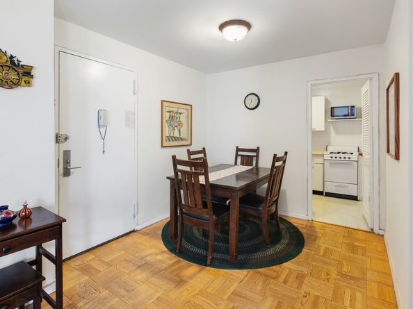 201 East 21st Street 5M, New York NY 10010