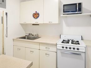 201 East 21st Street 5M, New York NY 10010