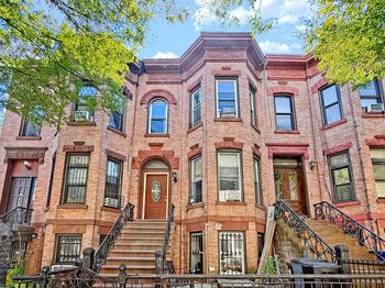 614 St Johns Place