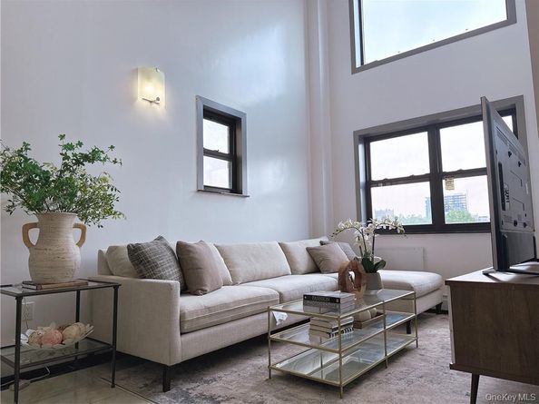 31-47 137th Street 4C, Flushing NY 11354