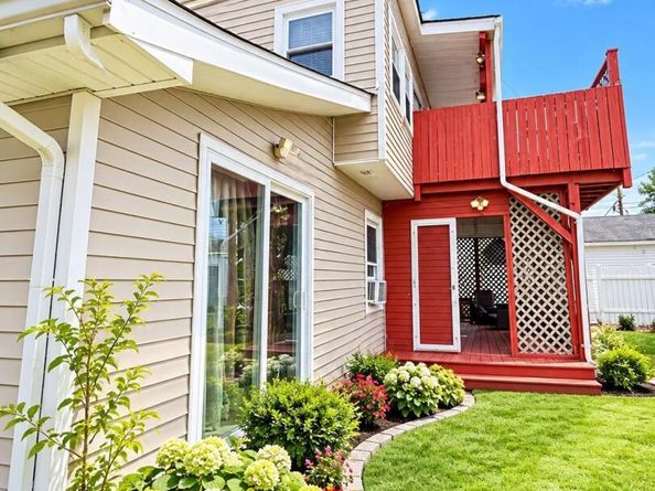 36 BLUEGRASS Lane, Levittown NY 11756