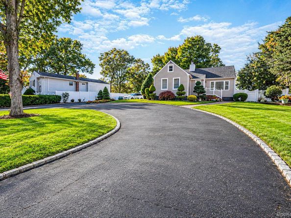220 Holbrook Avenue, Ronkonkoma NY 11779