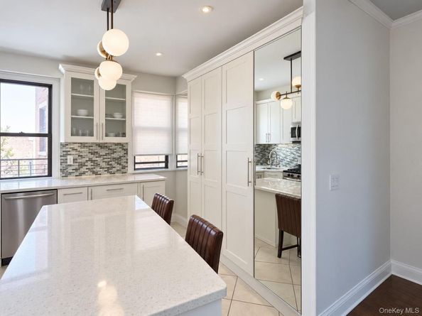 21-68 35 Street 3B, Astoria NY 11105