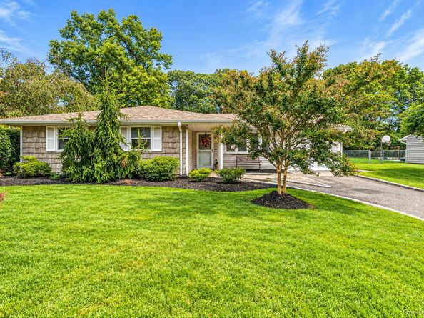 5 Allegheny Drive S, Farmingville NY 11738