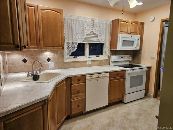 132 Maple Avenue, Bethpage NY 11714
