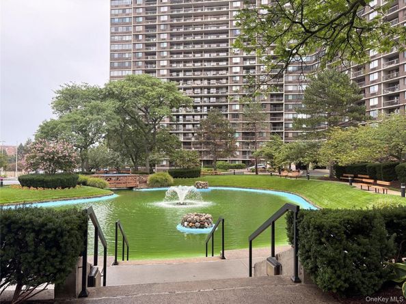 2 Bay Club Drive 10M, Bayside NY 11360
