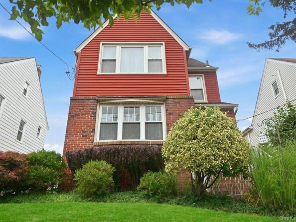 79 Amherst Road, Valley Stream NY 11581
