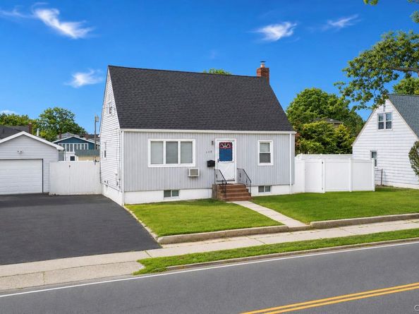 308 Waukena Avenue, Oceanside NY 11572