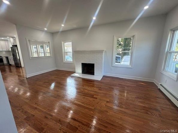 171 S Brookside Avenue, Freeport NY 11520