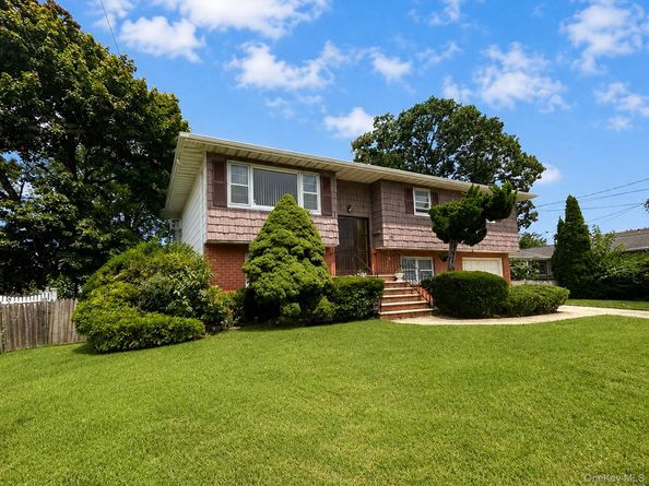 344 47th Street, Lindenhurst NY 11757