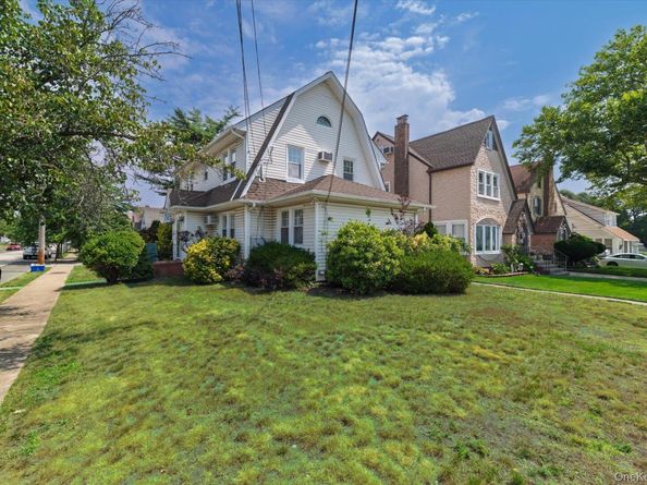 59 Hampton Road, Lynbrook NY 11563