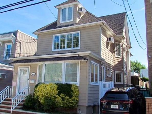 66-71 74th Street, Middle Village NY 11379