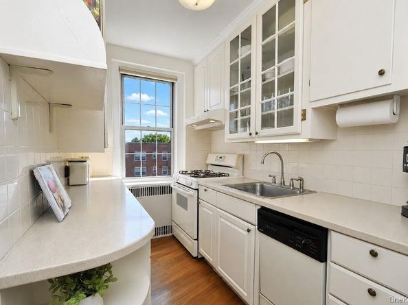 253 Garth Road 6F, Scarsdale NY 10583