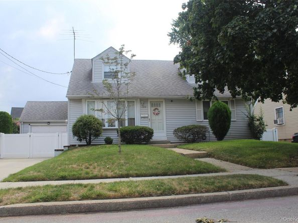 120 N Terrace Place, Valley Stream NY 11580