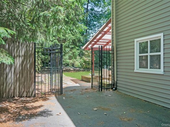 3 Shaw Lane, Hartsdale NY 10530