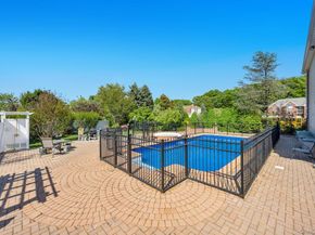 2 Old Bridge Court, Melville NY 11747