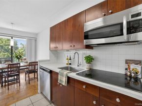 15 Stewart Place 7H, White Plains NY 10603