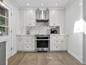 16 Warwick Place, Port Washington NY 11050