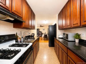 60-11 Broadway 5T, Woodside NY 11377