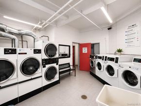 60-11 Broadway 5T, Woodside NY 11377