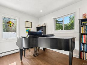 7 Dalton Lane, East Northport NY 11731