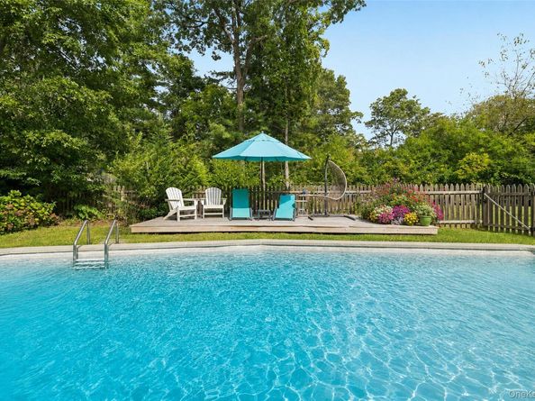 7 Dalton Lane, East Northport NY 11731