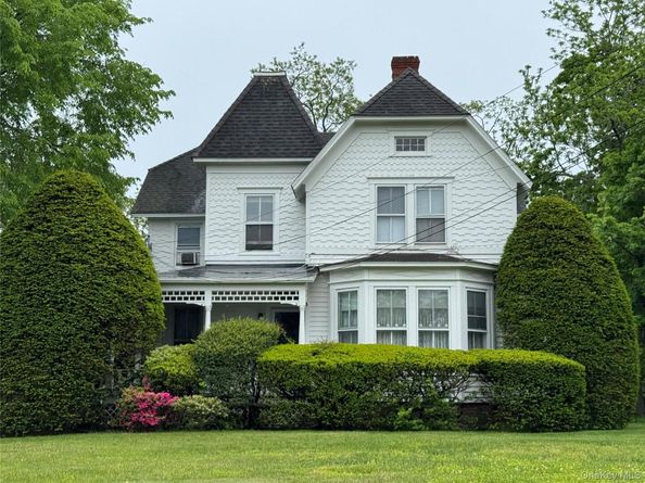 454 Main Street, Center Moriches NY 11934