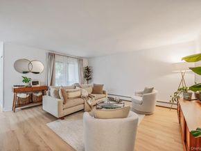 38 Richmond Boulevard 1B, Ronkonkoma NY 11779