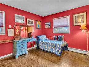 261 W Pulaski Road, Huntington Station NY 11746