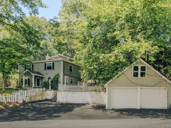 33 Port Washington Road, Sound Beach NY 11789
