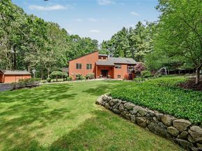 12 Keyrel Lane, Mahopac NY 10541