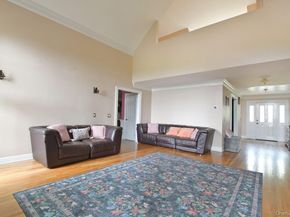 5 Easterly Court, Manorville NY 11949