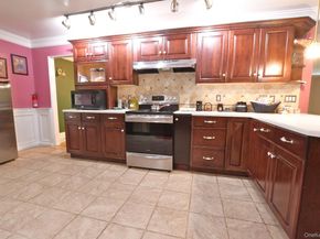 5 Easterly Court, Manorville NY 11949